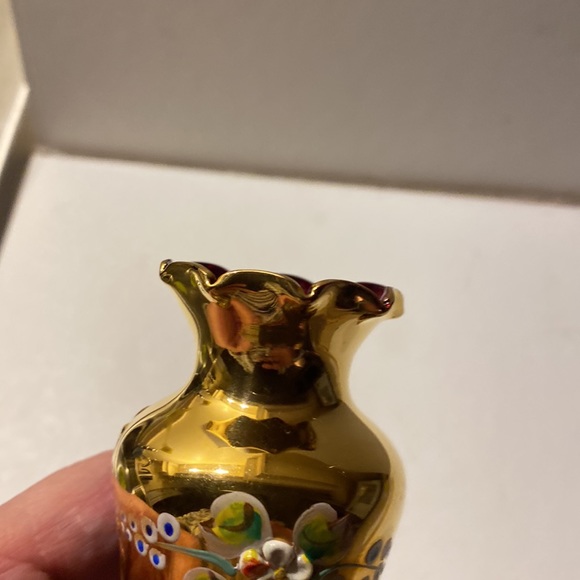 Vintage Ruby Red with gold leaf and hand painted. - Picture 10 of 11